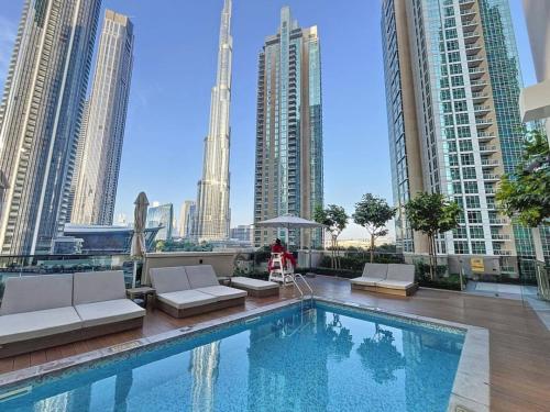Billede fra billedgalleriet på Vacationer I Luxury 2 Bedroom I Burj Khalifa View I Downtown I Free Gym, Pool, Parking & Wi-Fi i Dubai