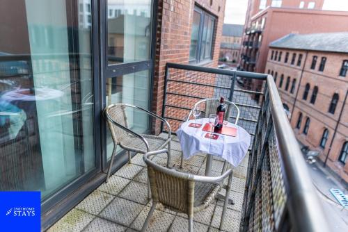 2ndHomeStays-Digbeth-B12 I Large Stylish 2-Bed Apartment I Ensuite I Sleeps 6 I Free Parking & WiFi I Perfect for Work Stays, Relocations & Holiday I Near Birmingham Project Sites & Attractions photo 7