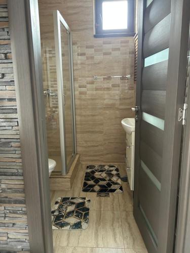 Et badeværelse på PartyVibe Mamaia