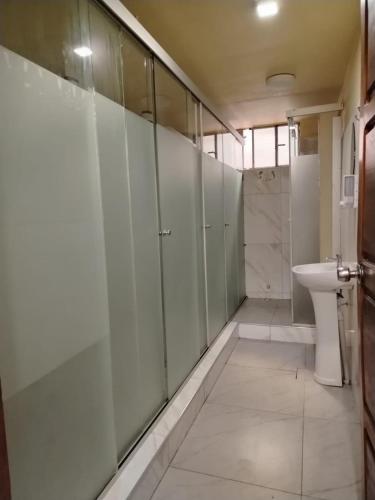 Ένα μπάνιο στο Yati Hostel