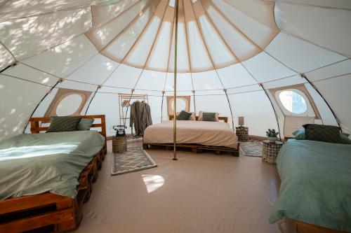 Camera con 2 Letti in Tenda di Glamping Riverside Skadar lake a Železnička Stanica Zeta