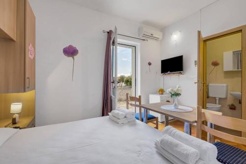 Studios Jakov