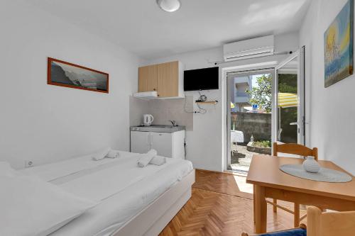 Studios Jakov