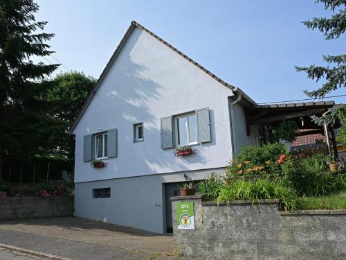 Gîte Charmant avec Terrasse Privée et Parking à Zellenberg - FR-1-744-44