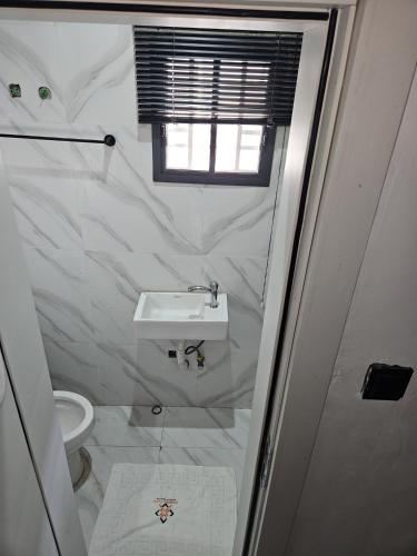 Ένα μπάνιο στο Diamond Flux Apartments