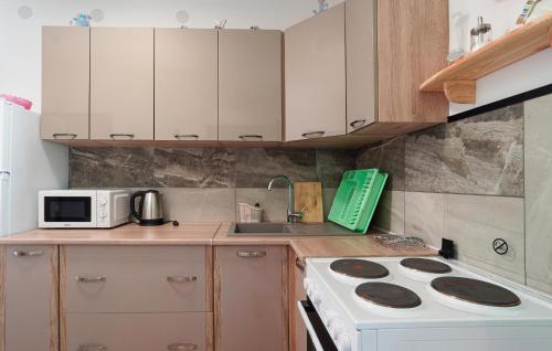 Lovely Apartment In Opatija With Wifi