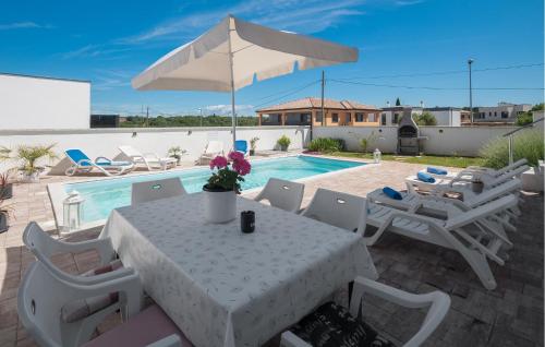 Beautiful Apartment In Umag