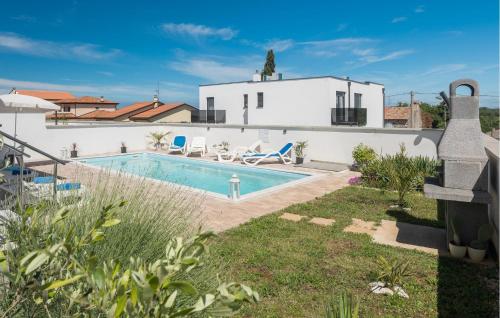 Beautiful Apartment In Umag
