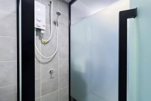 Ένα μπάνιο στο DK Impian Luxury Condominiums, Subang Airport - Smarthome