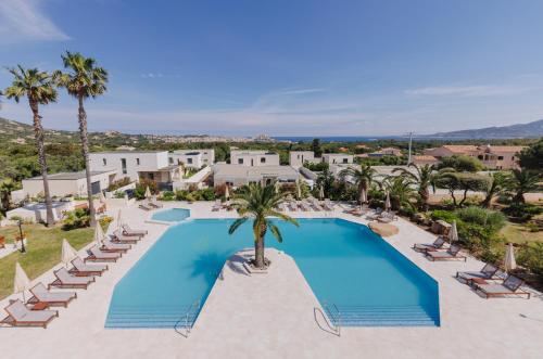 Bazén v ubytování Hotel Corsica & Spa Serena nebo v jeho okolí