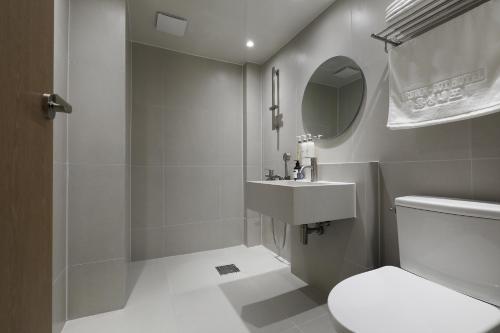 Ένα μπάνιο στο BrownDot Hotel Hongseong Naepo