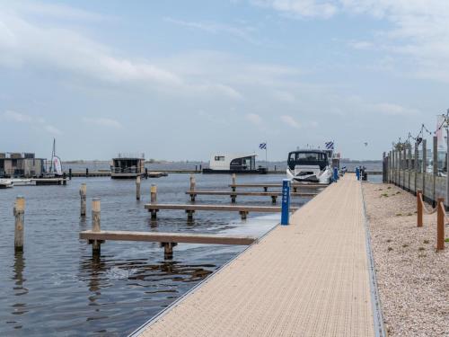 Φωτογραφία από το άλμπουμ του Holiday Home in Sneek with Waterfront Jetty, cleaning included σε Sneek