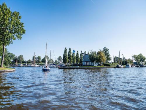 Gallery image of Water Villa in Balk by Slotermeer Lake, cleaning included in Balk