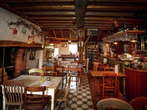 Φωτογραφία από το άλμπουμ του Farmhouse in Reusel near Cycling Routes, cleaning included σε Lage Mierde