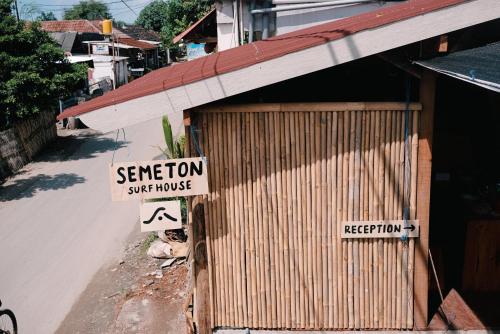 Fotografie z fotogalerie ubytování Semeton Surf House v destinaci Bumbang