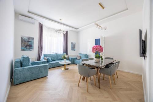 Luxe & Charm 3Bedroom Residence by Prestige Homes