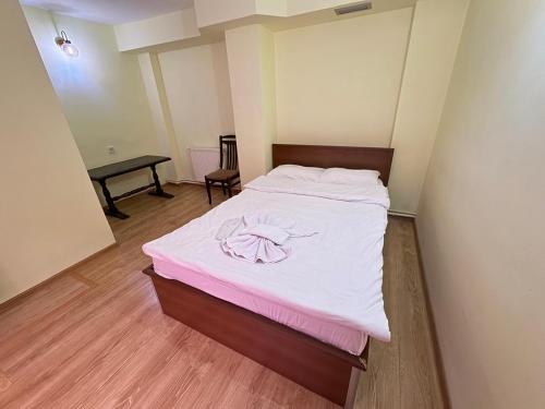 HOTEL IMERETI TBILISiにあるベッド