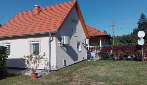 The building in which the holiday home is located