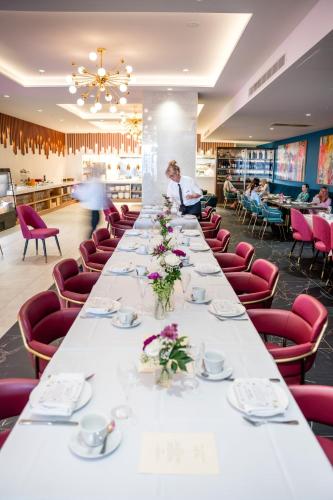 Restoran atau tempat lain untuk makan di TRYP by Wyndham Southport Gold Coast Hotel Apartments