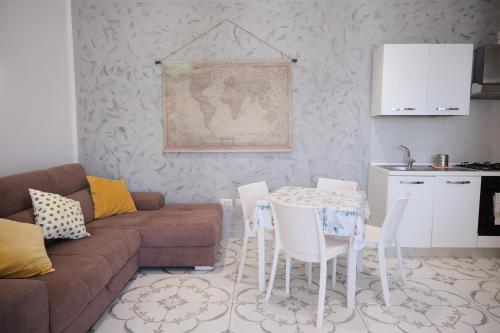 Kuchyň nebo kuchyňský kout v ubytování Pharus Miseni Suites and rooms