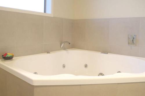 Bilik mandi di Escape To Buller - enjoy a relaxed holiday vibe