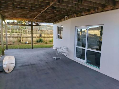 Φωτογραφία από το άλμπουμ του Surf's Up - pet-friendly Fitzroy lifestyle home σε Νιου Πλύμουθ