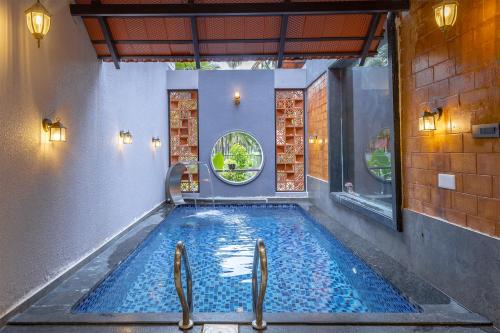 Kolam renang di atau dekat dengan Ekta Pool Farmstay Pollachi