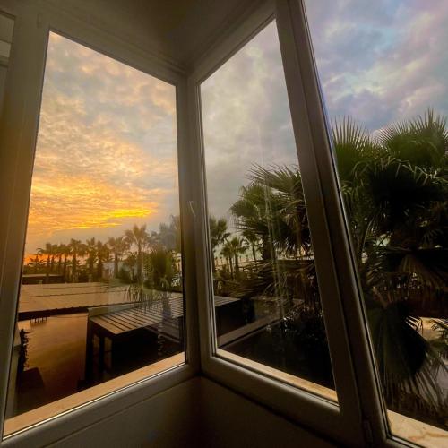 Sunflowers Apartment