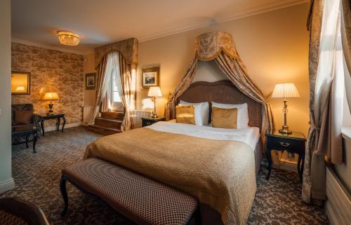 Postel nebo postele na pokoji v ubytování Hotel Haikko Manor & Spa