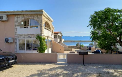 2 Bedroom Amazing Apartment In Vir