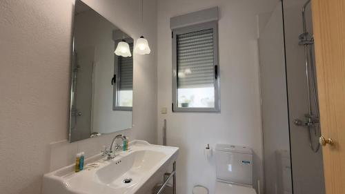 Stylish flat with natural light for 4 pax - LR1