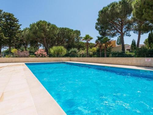 Green Village, Maison climatisée, 6 pers, piscine, wifi, garage, terrasse