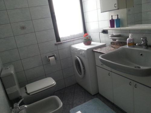 Ένα μπάνιο στο Casa Il Glicine