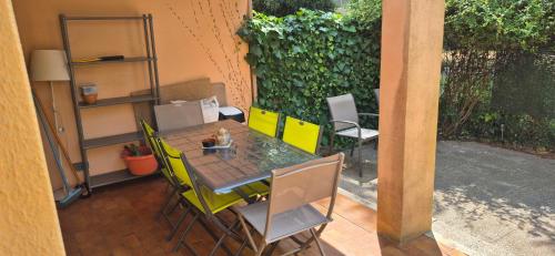Green Village, Maison climatisée, 6 pers, piscine, wifi, garage, terrasse