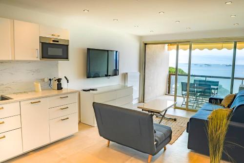 STUDIO Luxe CENTER BAY 4