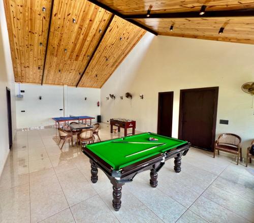 Mesa de billar en The Dunhill Manor