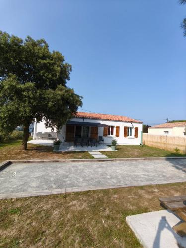 Maison familiale et conviviale proche océan avec terrain de pétanque