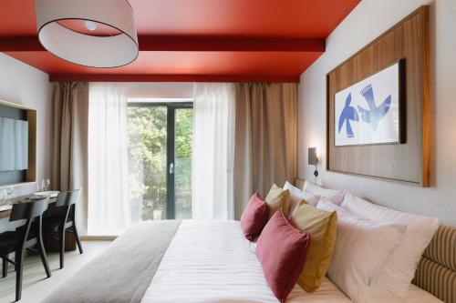 Ironique by MB Apartments