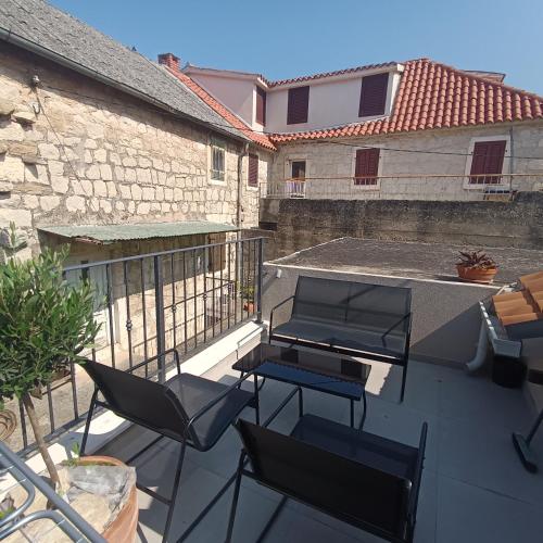 Apartman old house in Kastel Kambelovac