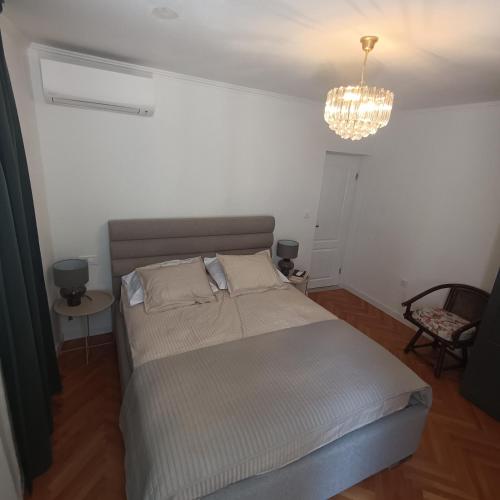 Apartman old house in Kastel Kambelovac