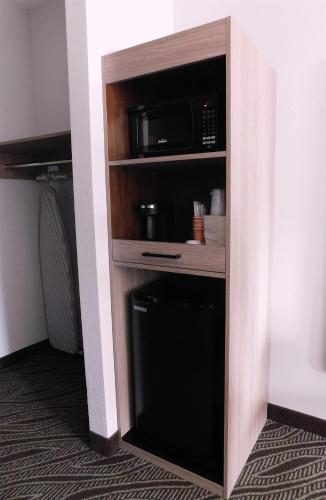 Kuchyň nebo kuchyňský kout v ubytování Quality Inn Pontiac