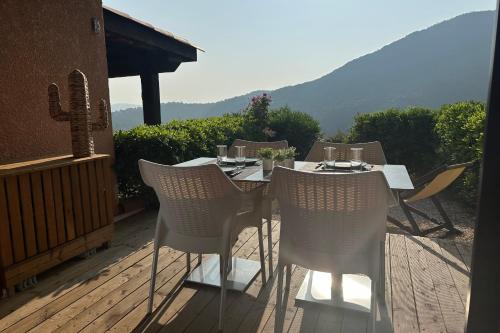 Peisaj natural din apropierea acestui apartament
