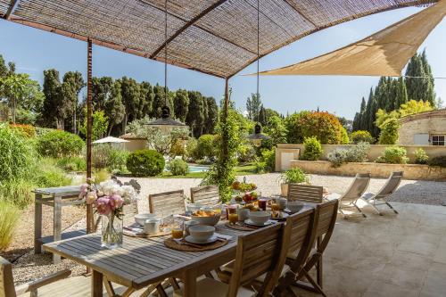 Κήπος έξω από το Mas Millésime - Gîte Mourvèdre - 6 pers - Piscine privative - St Remy de Provence