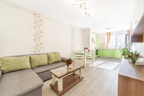 Posezení v ubytování ARI RED Apartment in Ared Kaufland Resort