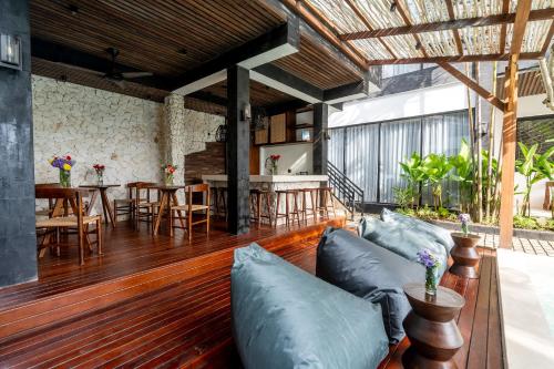 Χώρος καθιστικού στο Sebelas Apartments by EVDEkimi - The Residence with Authentic Cafe in Ubud Center - Long stay extras
