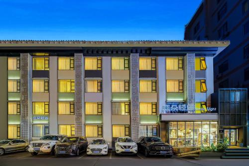 Bangunan di mana terletaknya hotel