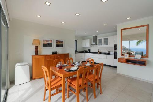 OurMadeira - Casa Amaro Mar