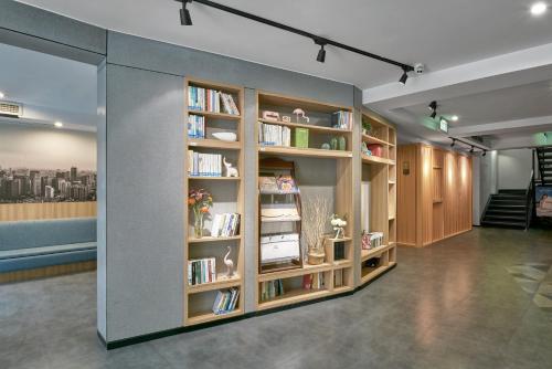 Perpustakaan di hotel