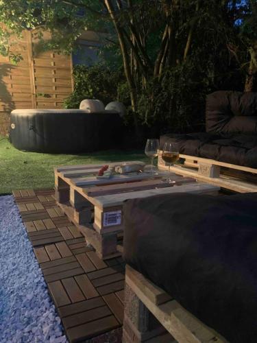 Photo de la galerie de l'établissement Maison cosy au cœur de Dijon avec jacuzzi, à Dijon