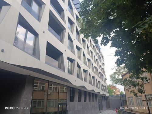 Το κτήριο όπου στεγάζεται  το διαμέρισμα